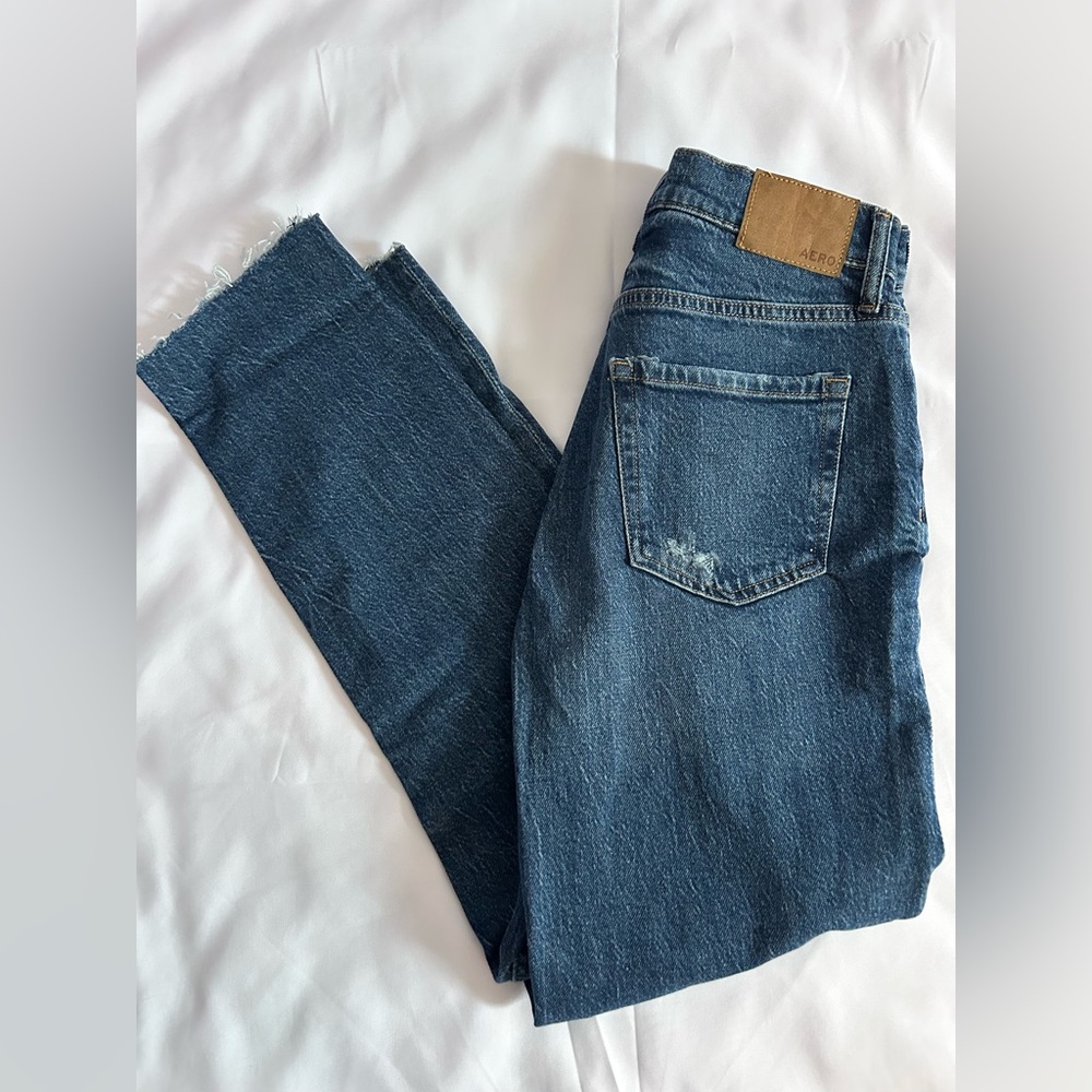 NWTs  Aeropostale High Rise Distressed Mom Jeans Size 2R
